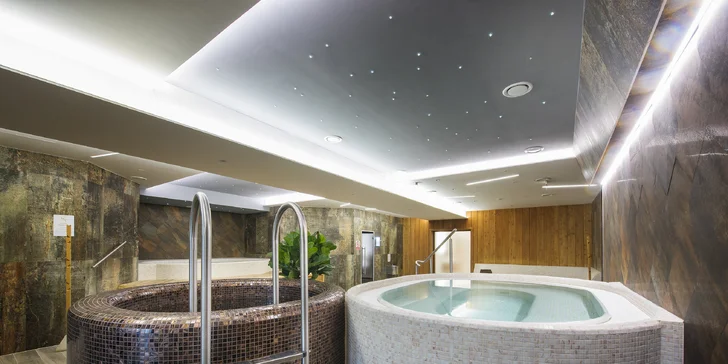 Grand Hotel Bellevue****: 4-chodová večera a vstup do hotelového wellness s bazénom pre 2 osoby