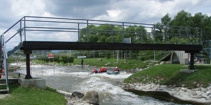 Rafting na vodnom kanáli alebo splavovanie Váhu na Liptove