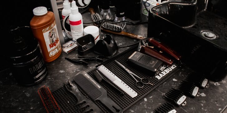 Pánsky strih alebo úprava brady v barberskom salóne 50 Shades
