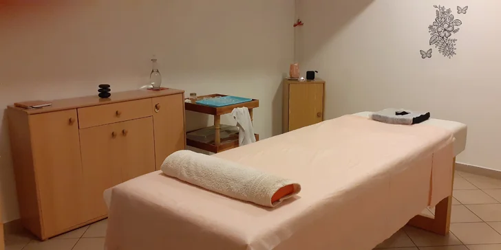 Uvoľnite sa vďaka profesionálnym masážam - klasická, masáž lávovými kameňmi a bankovanie