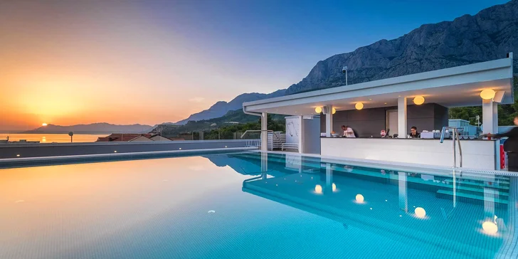 Luxusný hotel: izba s balkónom, raňajky, neobmedzený wellness