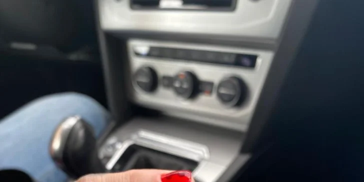 Získajte ukážkovo krásne ruky až na niekoľko týždňov vďaka gél laku