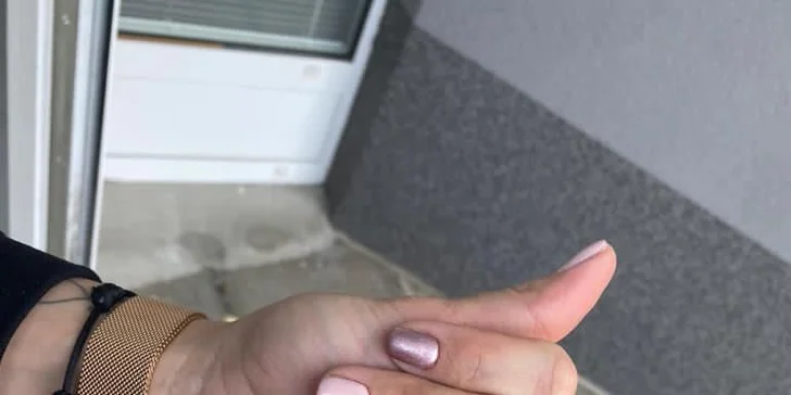 Získajte ukážkovo krásne ruky až na niekoľko týždňov vďaka gél laku