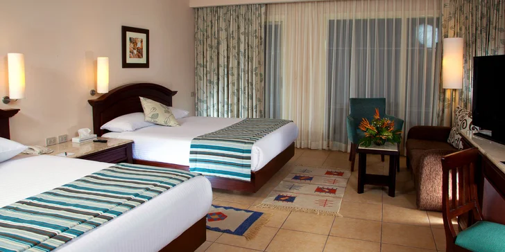 Letecky do Hurghady: 4 * hotel pri pláži, bazén a all inclusive