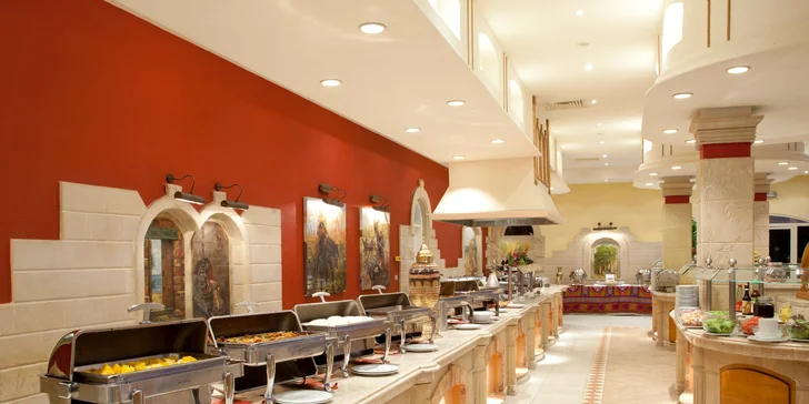 Letecky do Hurghady: 4 * hotel pri pláži, bazén a all inclusive