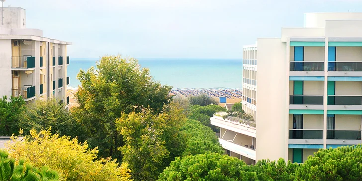 Super leto v Bibione: hotel so strešným bazénom, raňajkami a atrakciami pre celú rodinu