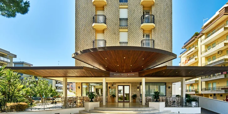 Letná dovolenka v Bibione: 4* hotel s raňajkami a bazénom, 250 m od mora