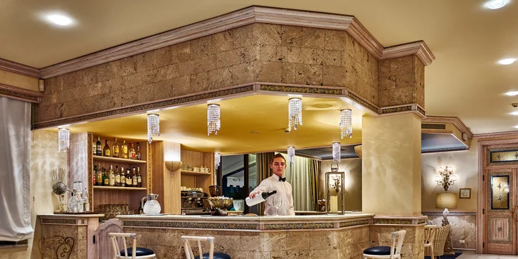 Letná dovolenka v Bibione: 4* hotel s raňajkami a bazénom, 250 m od mora