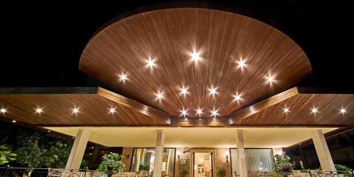 Letná dovolenka v Bibione: 4* hotel s raňajkami a bazénom, 250 m od mora