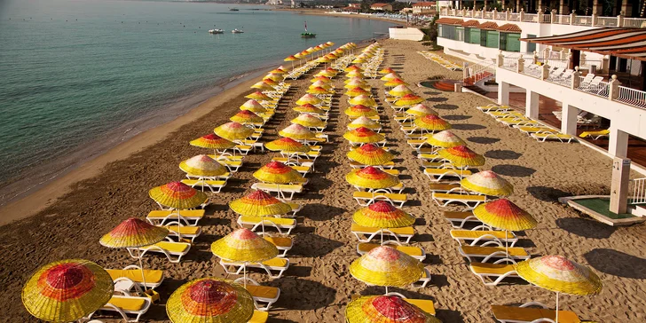 5* dovolenka na Cypre: hotel s ultra all inclusive, piesočnatá pláž, bazény i wellness