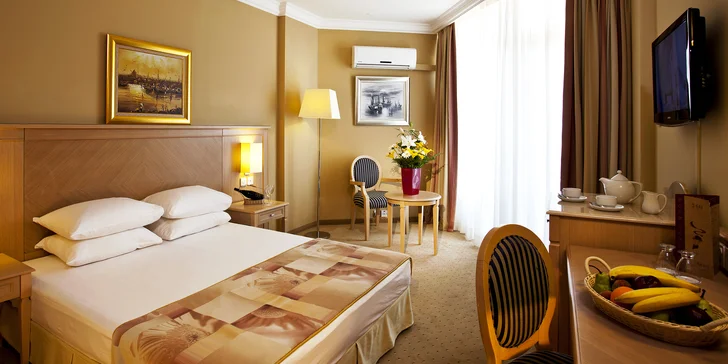 5* dovolenka na Cypre: hotel s ultra all inclusive, piesočnatá pláž, bazény i wellness