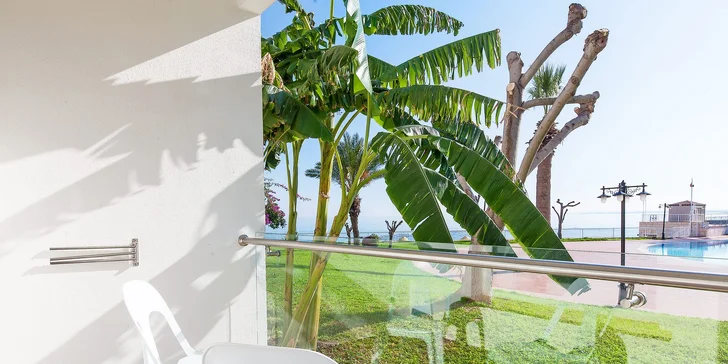 5* dovolenka na Cypre: hotel s ultra all inclusive, piesočnatá pláž, bazény i wellness