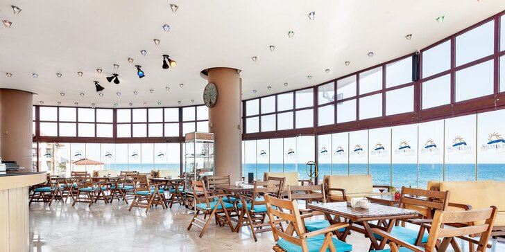 5* dovolenka na Cypre: hotel s ultra all inclusive, piesočnatá pláž, bazény i wellness
