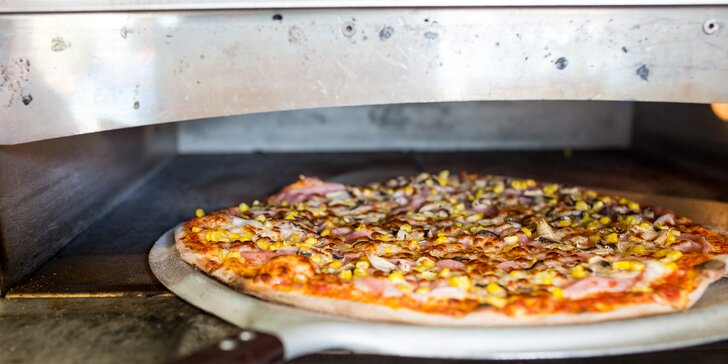 Malá či veľká pizza podľa vlastného výberu – osobný odber i donáška zdarma