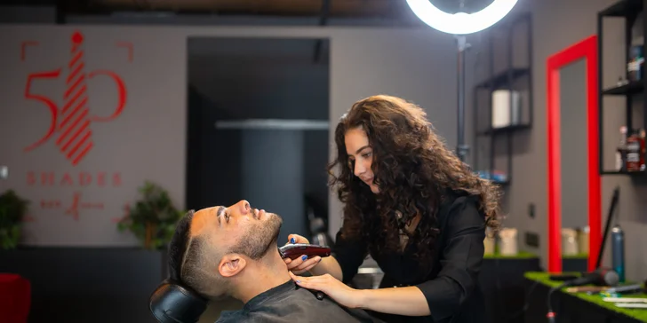 Pánsky strih, úprava brady s masážou či špeciálny kombo balíček v 50 SHADES