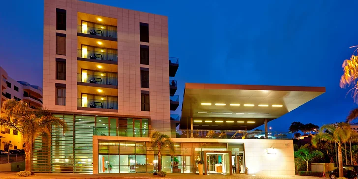 Dovolenka na ostrove Madeira: 4* hotel s raňajkami, bazénmi a výhľadom na more