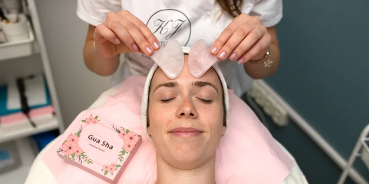 Svieža, zdravá a mladistvá pleť: liftingové ošetrenie s kryoguľami alebo Gua sha masážou
