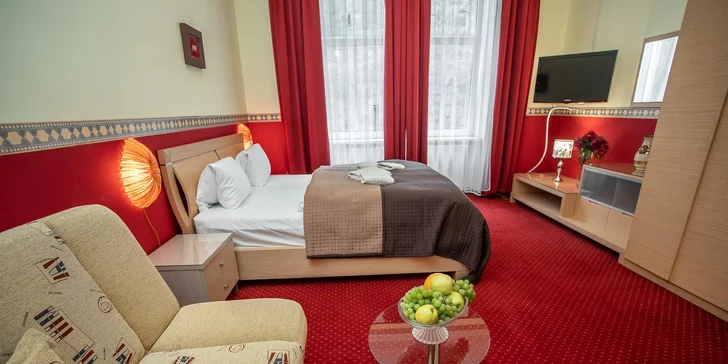 Dovolenka v centre Karlových Varov: apartmán s raňajkami aj kozmetické ošetrenie