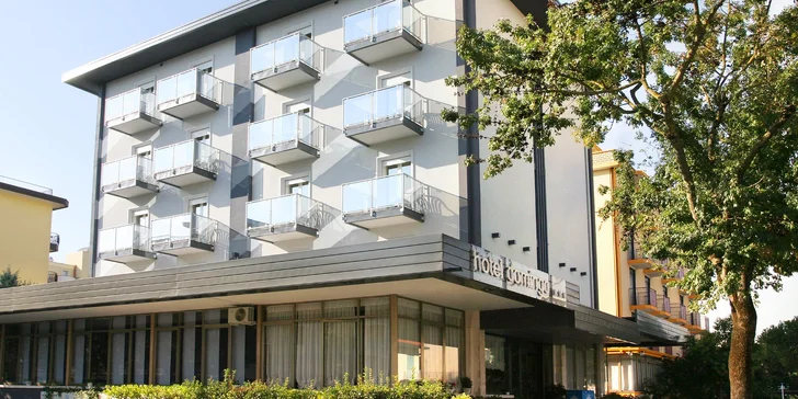 Dovolenka v letovisku Lido di Jesolo: hotel s polpenziou, 100 m od súkromnej pláže