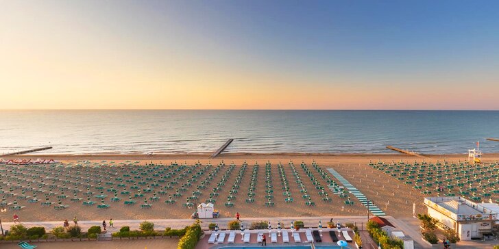 Dovolenka v letovisku Lido di Jesolo: hotel s polpenziou, 100 m od súkromnej pláže