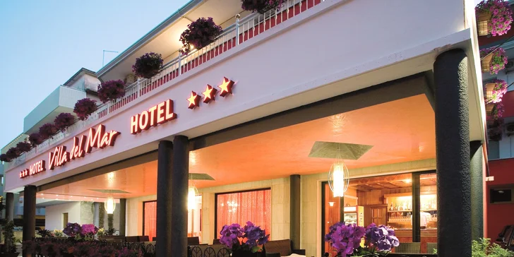 Dovolenka plná slnka v Bibione: hotel blízko pláže, raňajky a vírivka