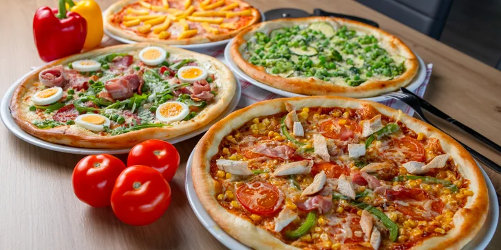 Netradičná pizza, napr. s mangom alebo jablkom či lososom a avokádom