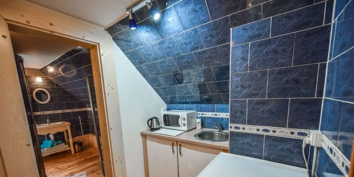 Nezabudnuteľná dovolenka v Tatrách: ubytovanie v rozprávkových zruboch a rodinných apartmánoch s raňajkami