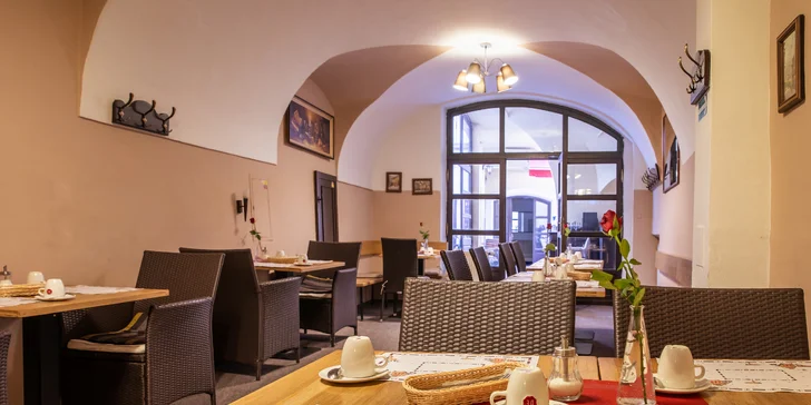 Pobyt v penzióne blízko Staromestského námestia a Karlovho mosta s raňajkami či polpenziou