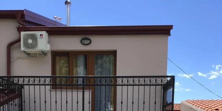 Slnečné Chorvátsko na 8 dní s polpenziou v luxusnej Ville Starigrad len 50 m od mora