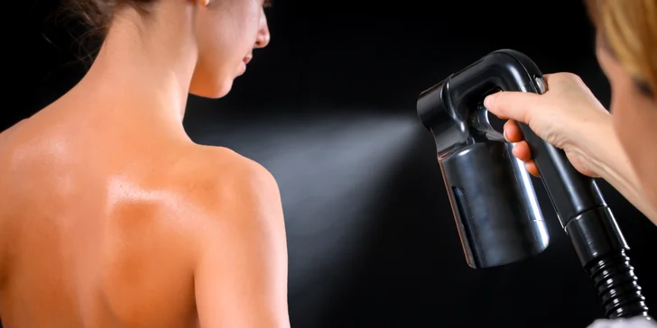 Opáľte sa v salóne- cukrový samoopaľovací nástrek Fake Bake