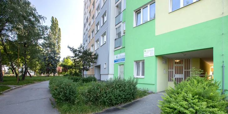 Nehanbite sa za svoj úsmev vďaka neviditeľnému strojčeku na zuby INVIDENT