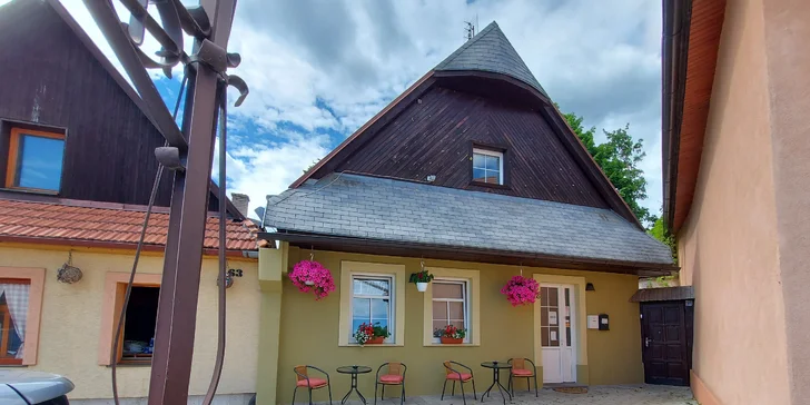 Výnimočný pobyt v historickom centre Kežmarku: romantický penzión s raňajkami, barom a terasou