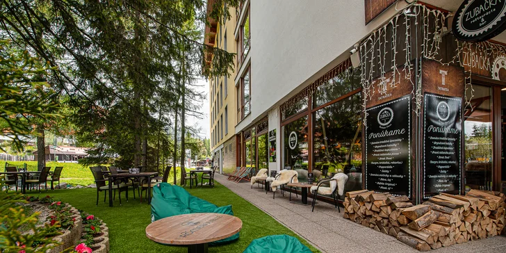Burger alebo pizza v reštaurácii Zubačka na Štrbskom plese