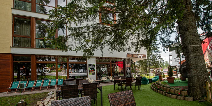 Burger alebo pizza v reštaurácii Zubačka na Štrbskom plese