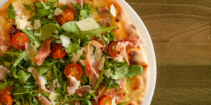 Burger alebo pizza v reštaurácii Zubačka na Štrbskom plese