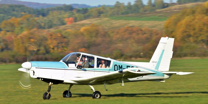 Let športovým lietadlom pre 1–3 osoby a pilotovanie
