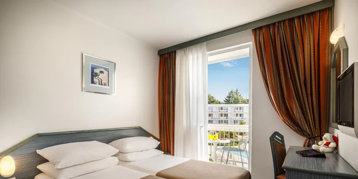 Senzačná dovolenka v Chorvátsku: 3* hotel kúsok od mora, bazén a polpenzia