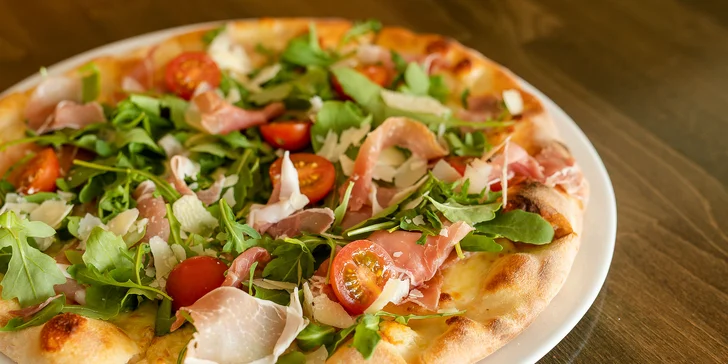 Burger alebo pizza v reštaurácii Zubačka na Štrbskom plese