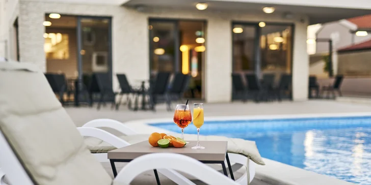 Letná dovolenka v Chorvátsku: nový aparthotel s vonkajším bazénom a raňajkami