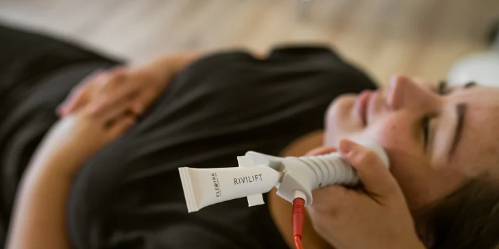 Zoštíhľujúce procedúry a vypnutie pleti prístrojom Zoner ANTIAGE Trilogy
