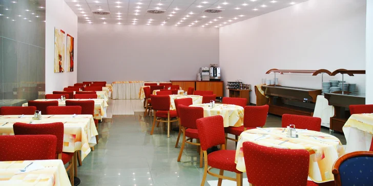 Za krásami stovežatej Prahy: 4* hotel 10 min. od historického centra, raňajky
