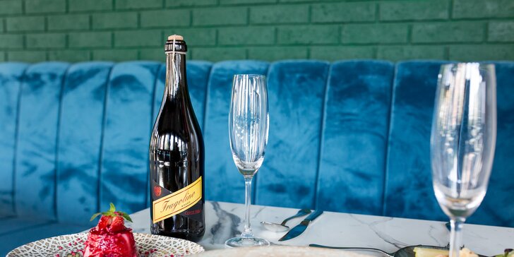 Romantická 3-chodová večera s fľašou vína v eurázijskej reštaurácii Chilai