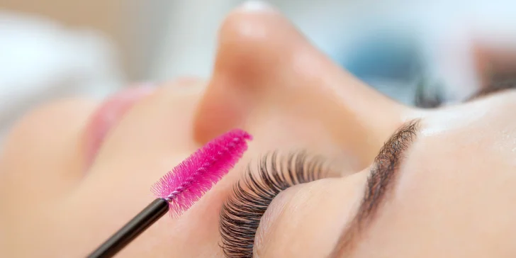 Laminácia obočia alebo lash lifting mihalníc v Beauty Salon Simone