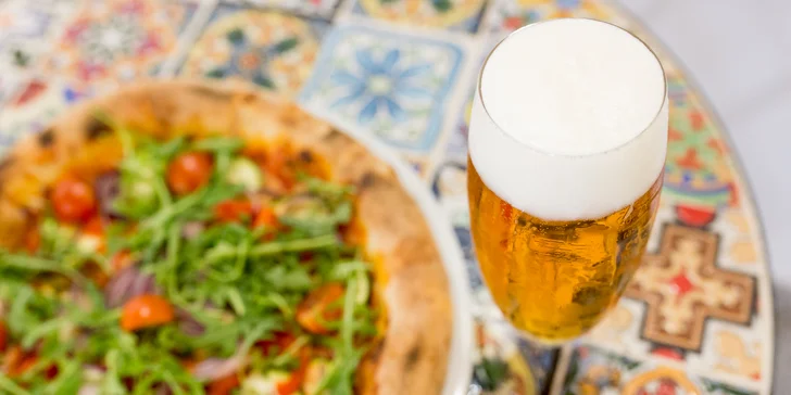 Talianska pizza podľa vlastného výberu alebo tuniakový šalát + pivo