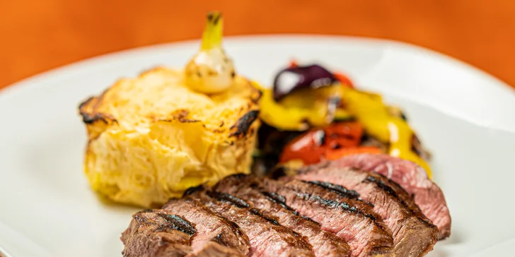 Lahodný rump steak so zemiakovou prílohou podľa vlastného výberu