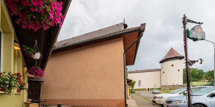 Výnimočný pobyt v historickom centre Kežmarku: romantický penzión s raňajkami, barom a terasou