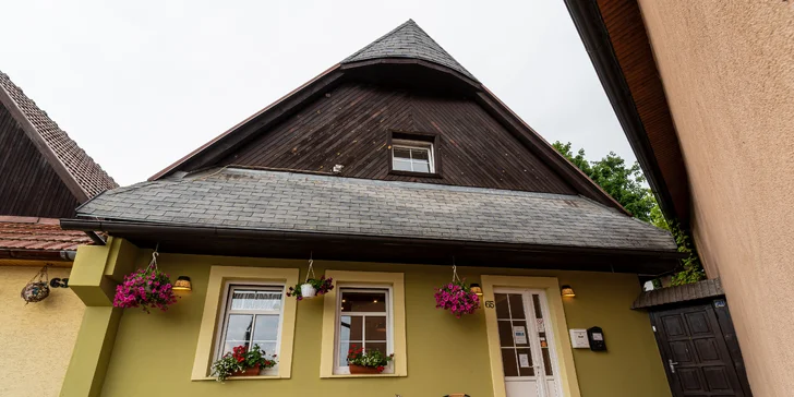 Výnimočný pobyt v historickom centre Kežmarku: romantický penzión s raňajkami, barom a terasou