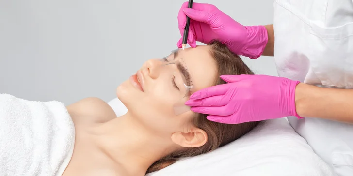 Krása nepočká! Lash lifting mihalníc a laminácia obočia v salóne Timea