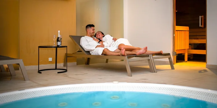 Privátny dvojhodinový vstup do wellness s masážou pre dve osoby