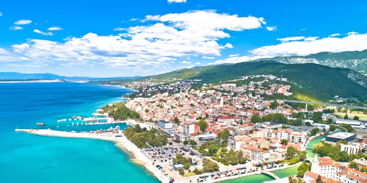 Pobyt v chorvátskom kúpeľnom meste Crikvenica: polpenzia a bazén priamo v hoteli